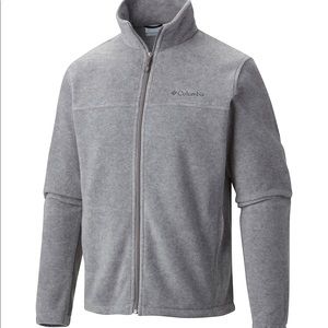 Gray men’s Columbia fleece jacket